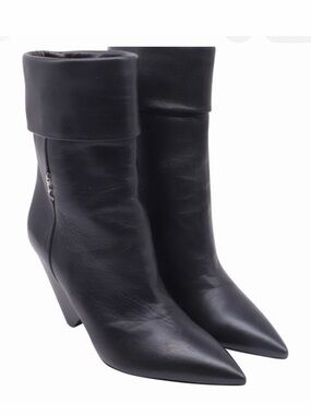 YSL Saint Laurent Niki Ankle
Booties